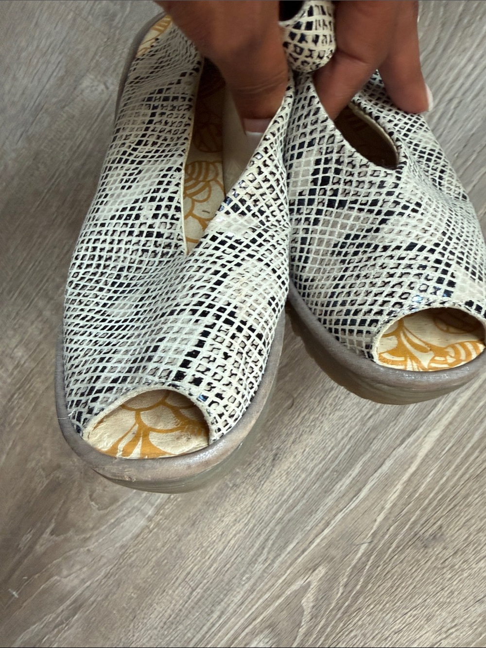 FLY London Yala Snake Print Wedge Off White - Picture 5 of 7